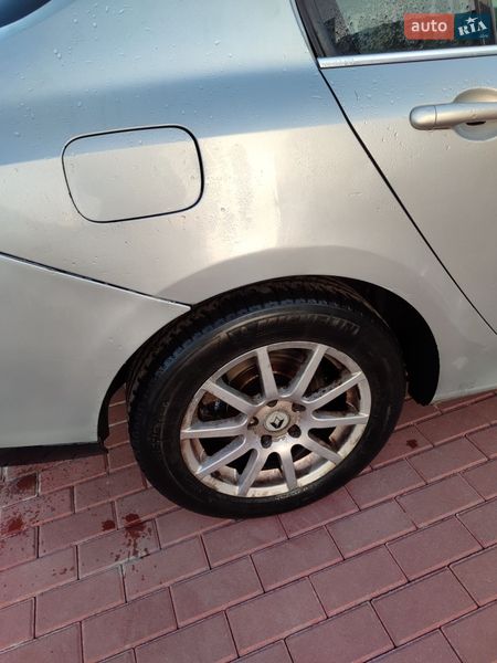 Ліфтбек Renault Laguna 2011 в Сарнах