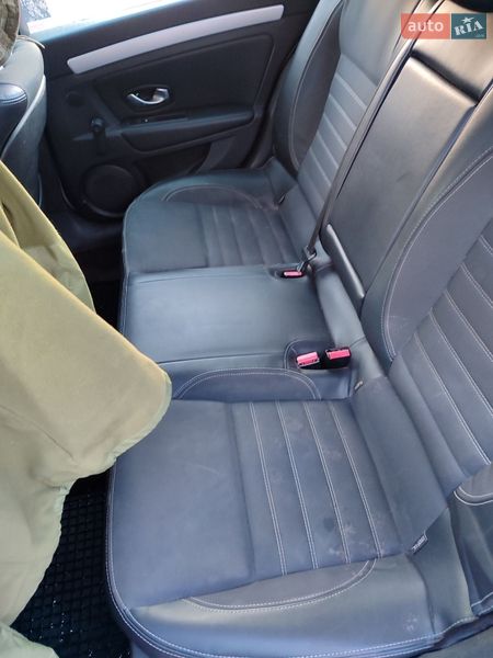 Ліфтбек Renault Laguna 2011 в Сарнах