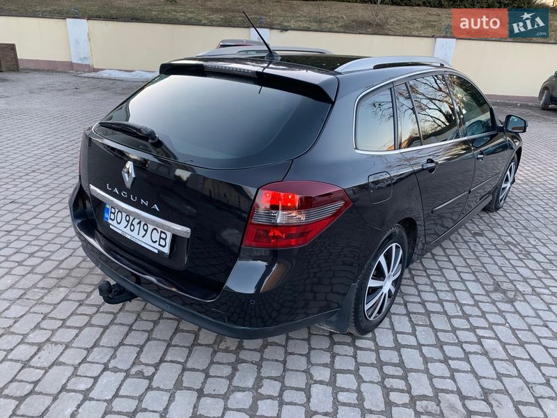 Универсал Renault Laguna 2010 в Остроге