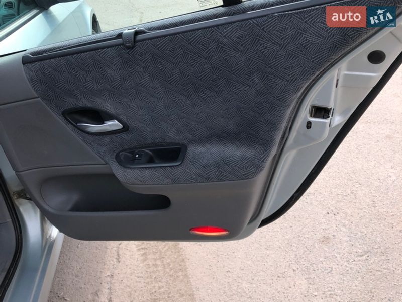 Лифтбек Renault Laguna 2001 в Виннице