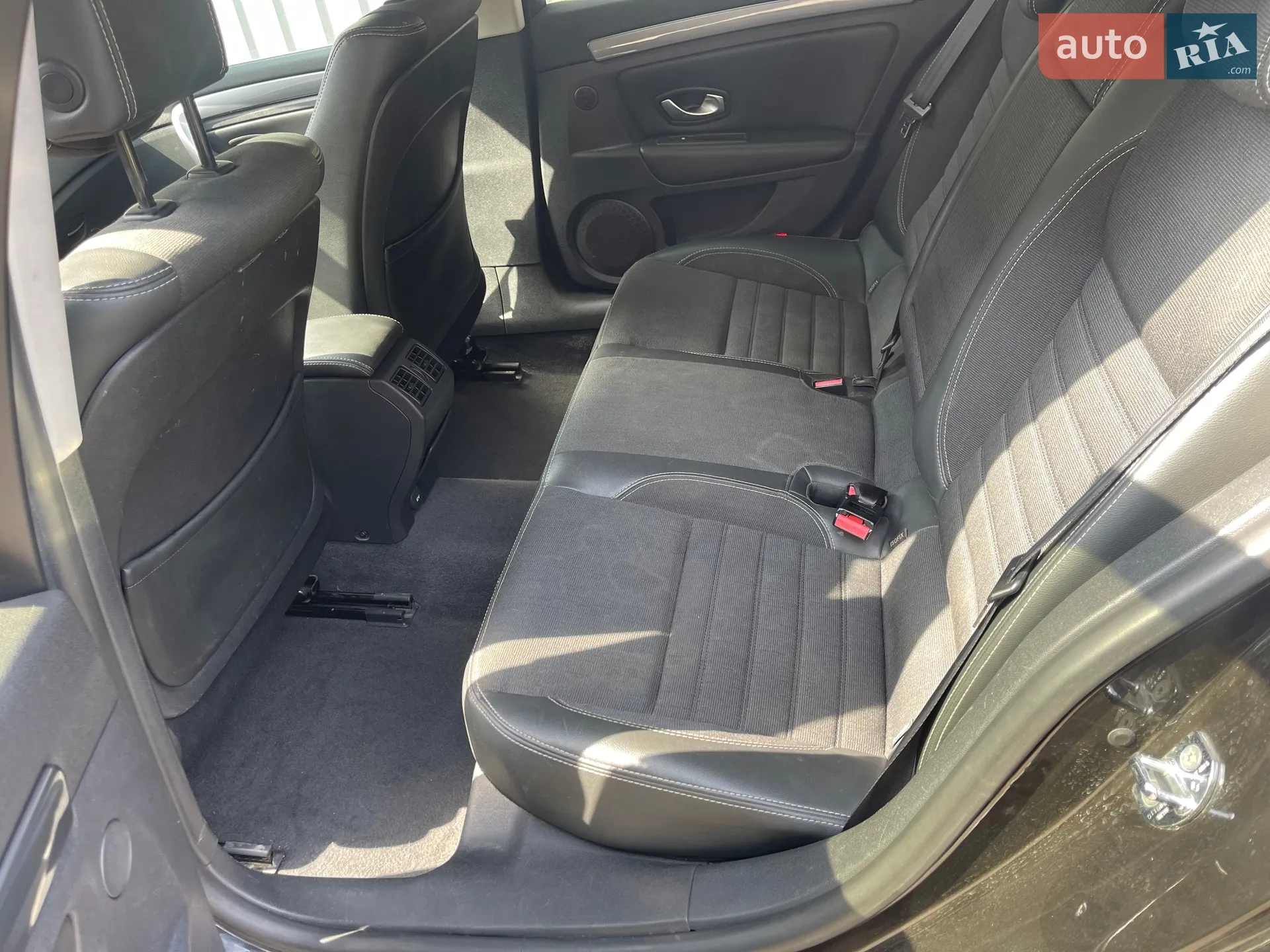 2010 Renault Laguna - мініатюра 26
