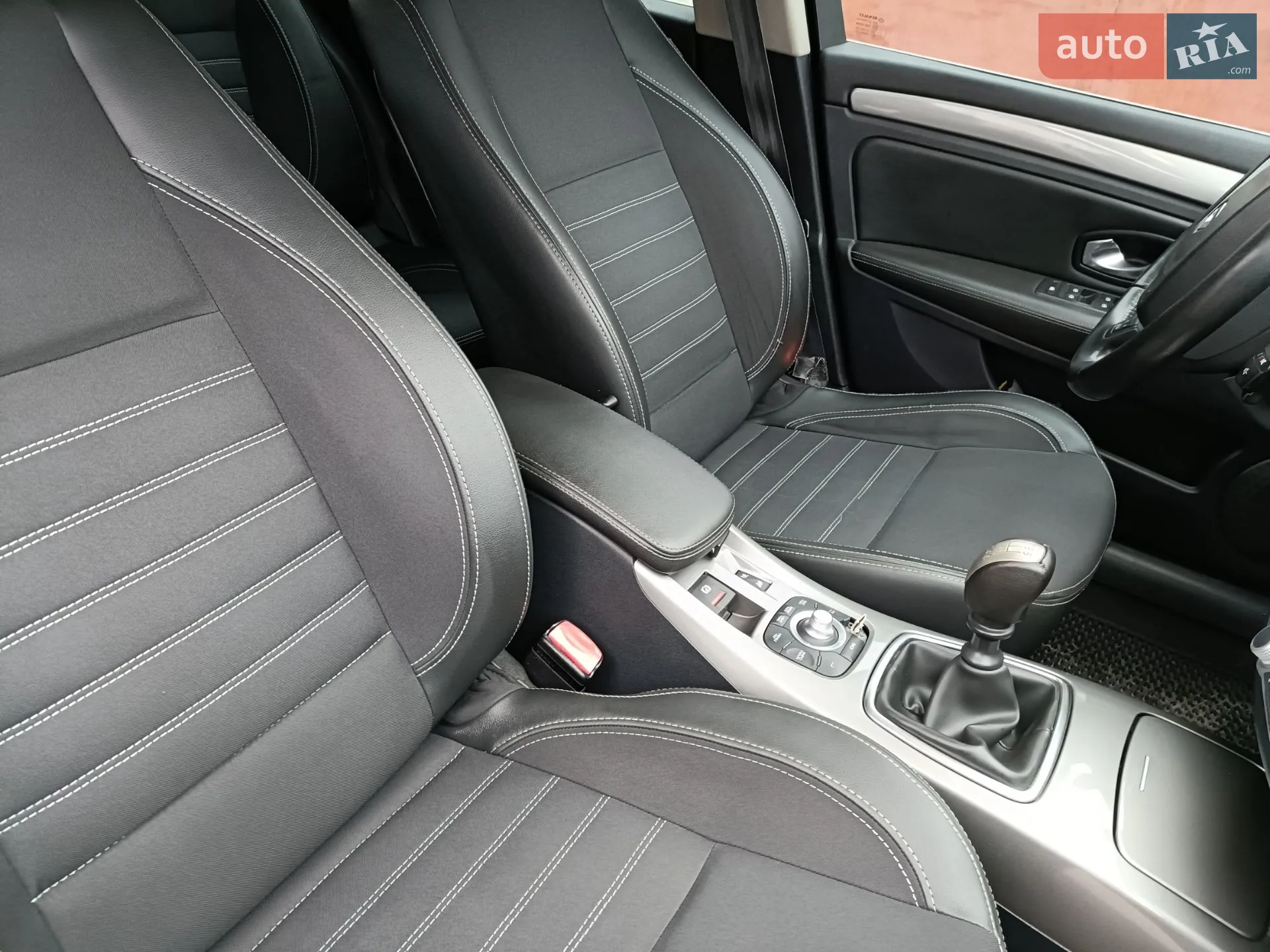 2011 Renault Laguna - мініатюра 32