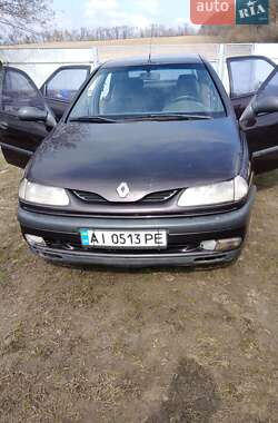 Ліфтбек Renault Laguna 1995 в Жашківу