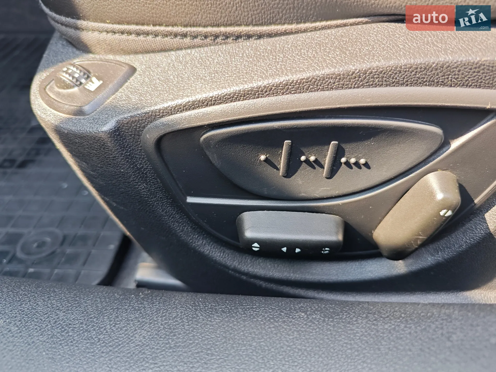 2013 Renault Laguna - мініатюра 26