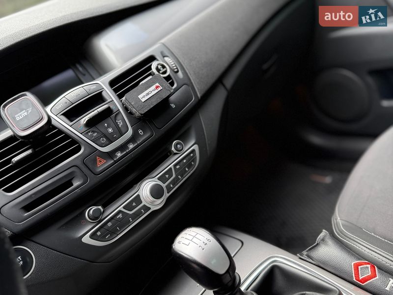 Лифтбек Renault Laguna 2011 в Одессе