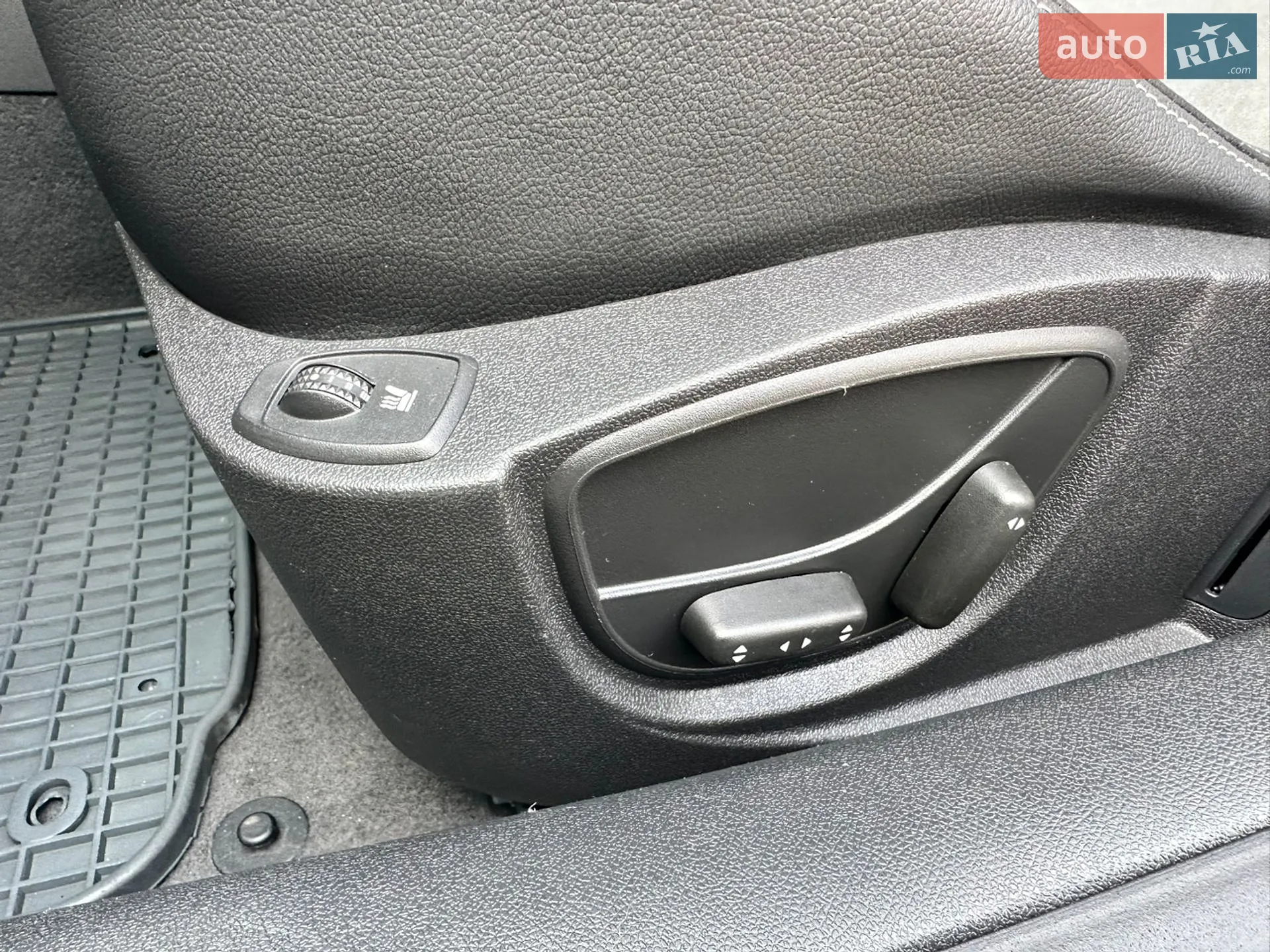 2011 Renault Laguna - мініатюра 77
