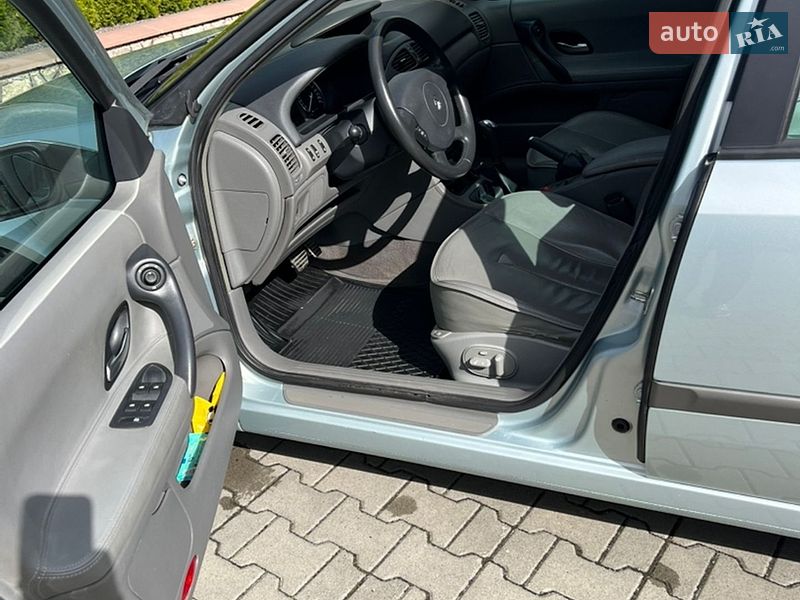 Лифтбек Renault Laguna 2002 в Тернополе