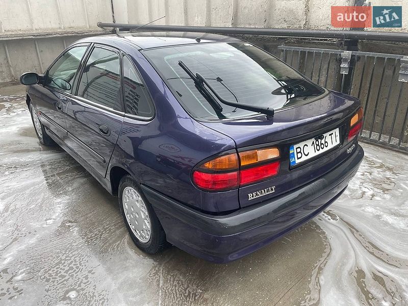 Лифтбек Renault Laguna 1997 в Львове