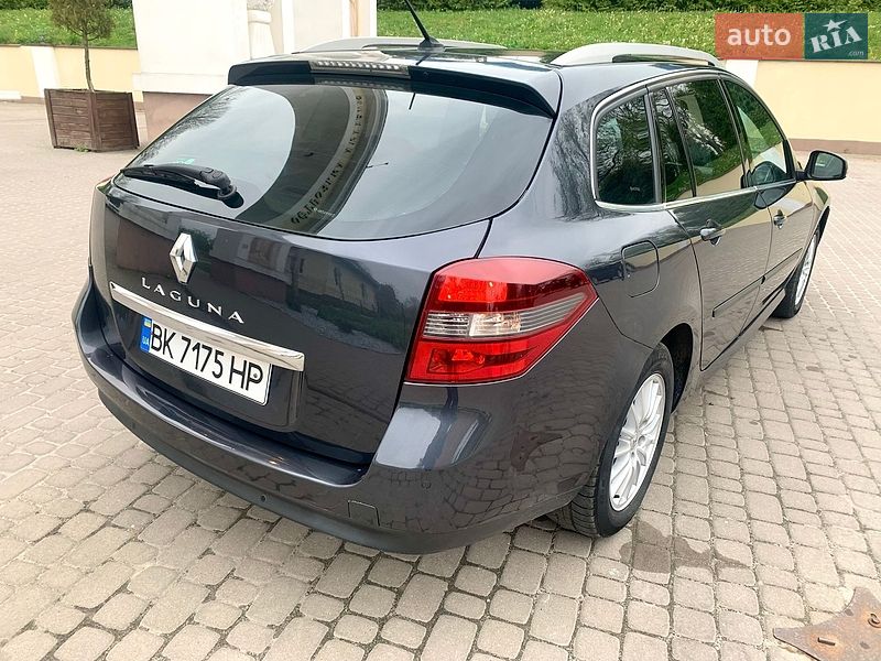 Универсал Renault Laguna 2010 в Остроге