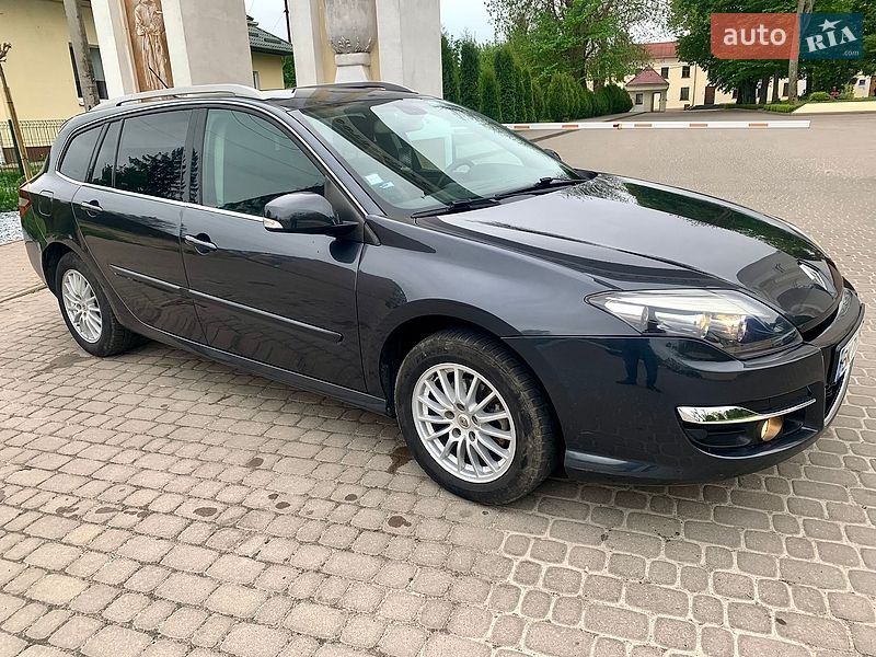 Универсал Renault Laguna 2010 в Остроге