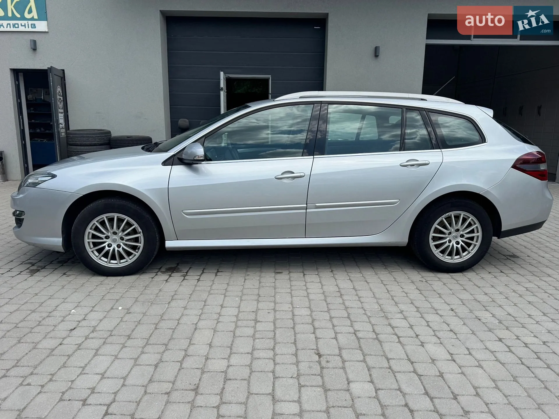 2011 Renault Laguna - мініатюра 3