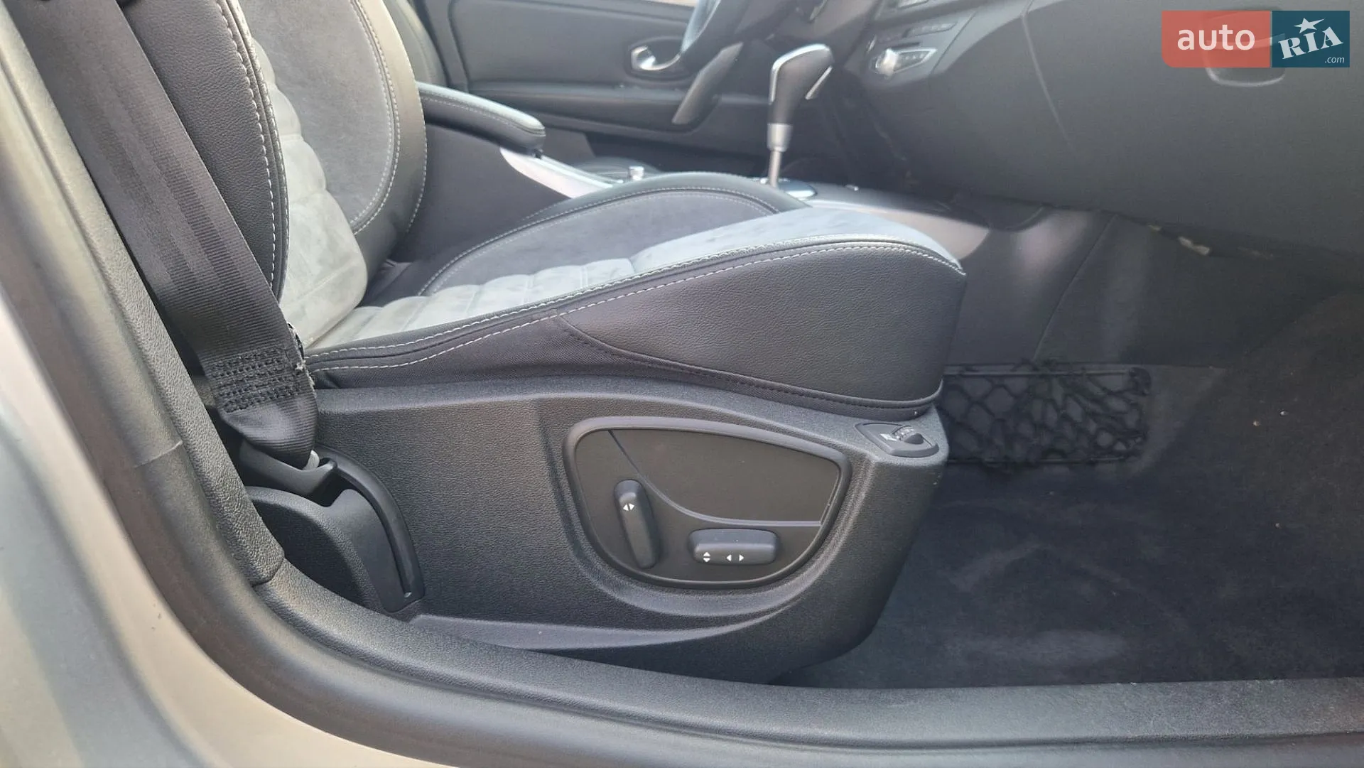 2011 Renault Laguna - мініатюра 36