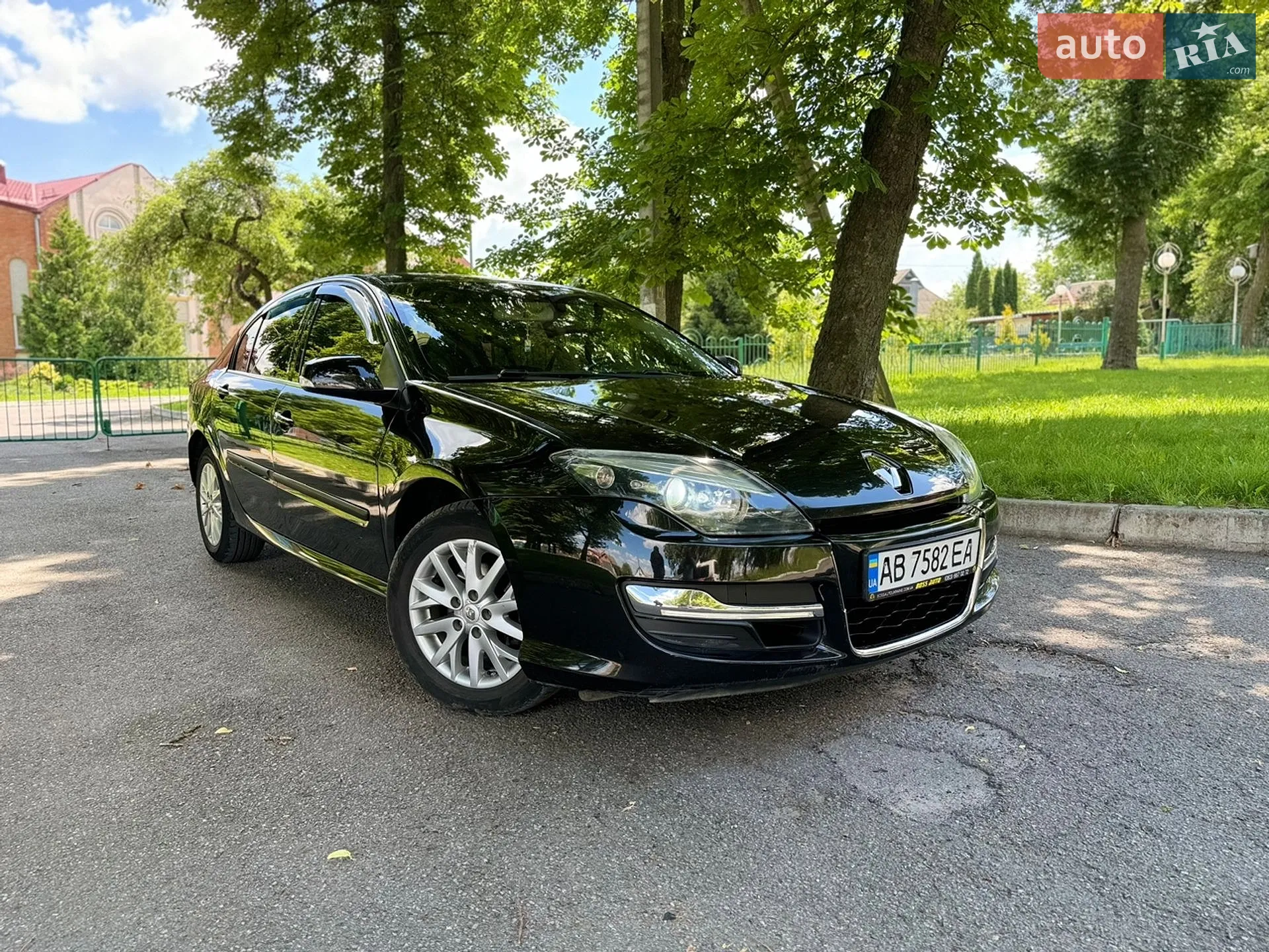 2015 Renault Laguna - мініатюра 2