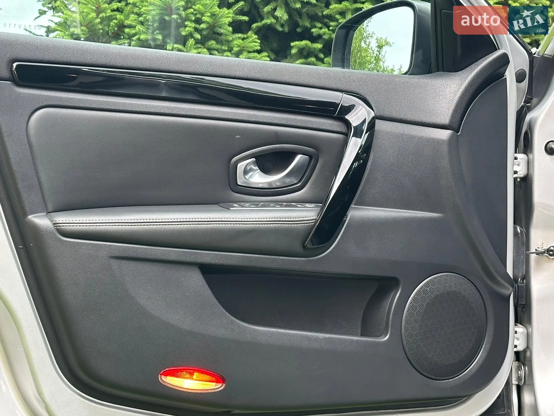 2011 Renault Laguna - мініатюра 39