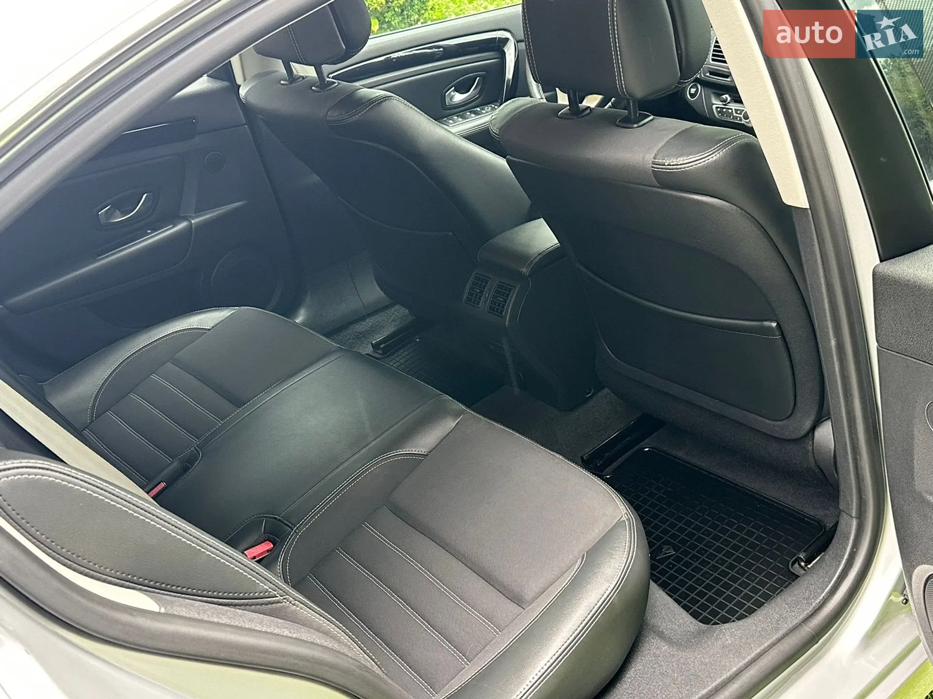 2011 Renault Laguna - мініатюра 54