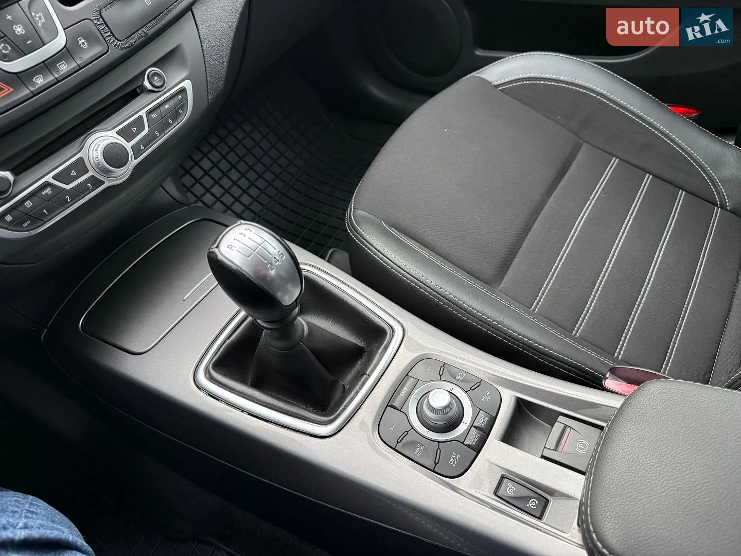 2012 Renault Laguna - мініатюра 33