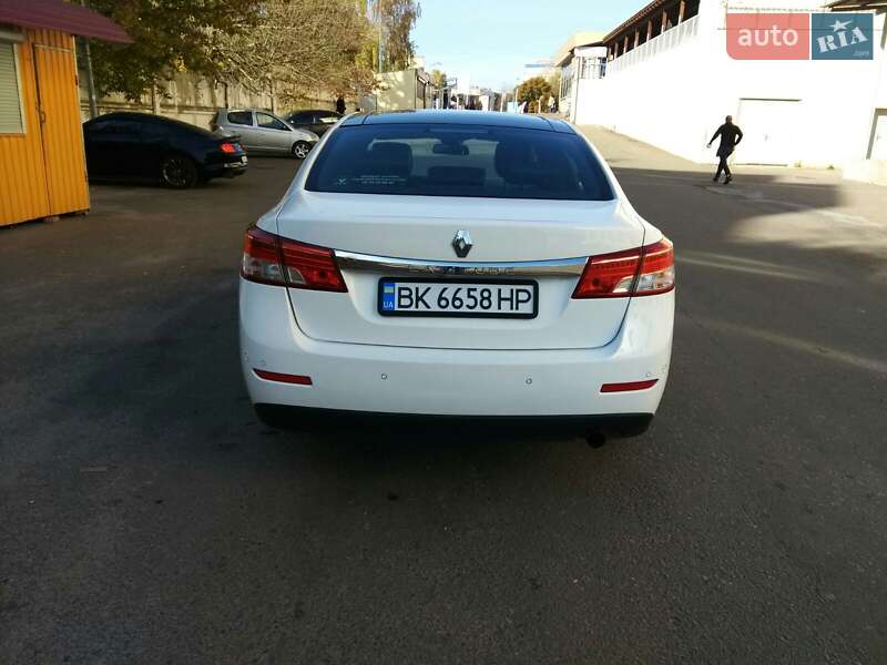 Седан Renault Latitude 2014 в Ровно