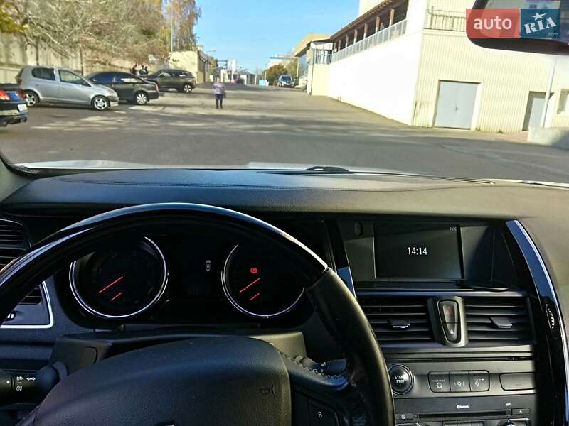 Седан Renault Latitude 2014 в Ровно