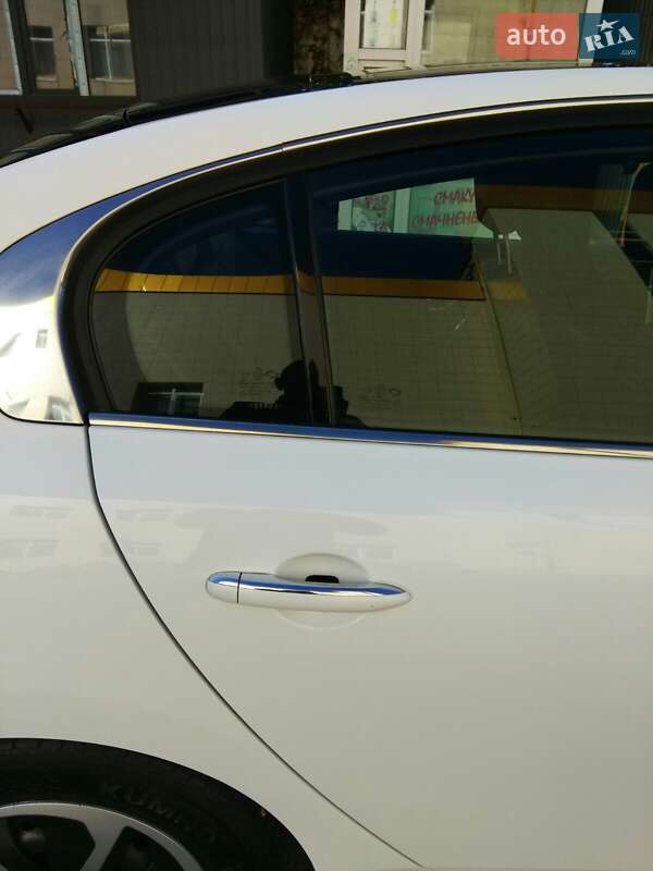 Седан Renault Latitude 2014 в Ровно