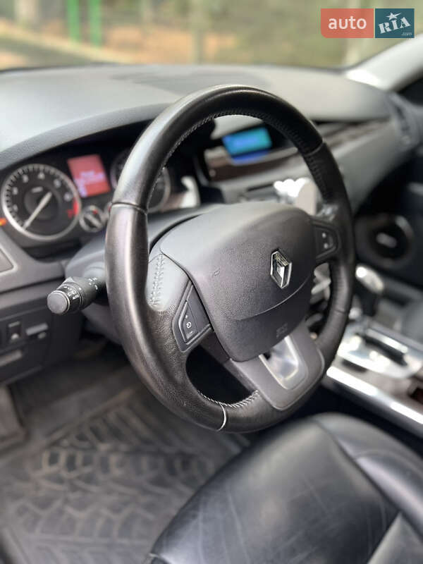 Седан Renault Latitude 2012 в Луцке