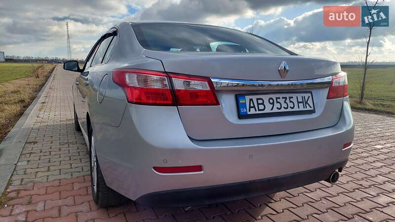 Седан Renault Latitude 2011 в Виннице