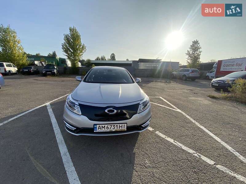 Седан Renault Latitude 2015 в Житомире
