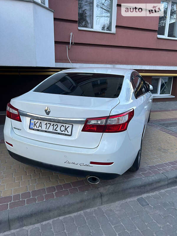 Седан Renault Latitude 2011 в Киеве