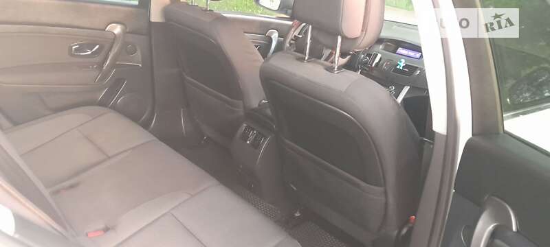 Седан Renault Latitude 2012 в Богородчанах
