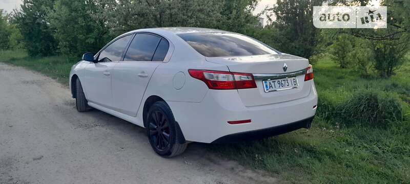 Седан Renault Latitude 2012 в Богородчанах