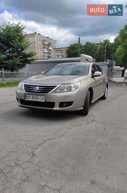 Седан Renault Latitude 2012 в 