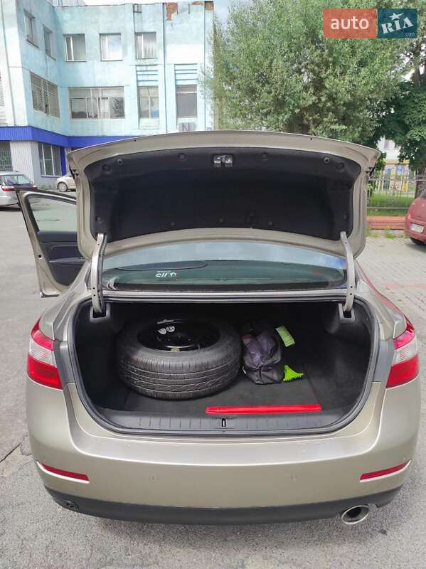 Седан Renault Latitude 2012 в Хмельницком