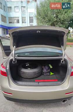 Седан Renault Latitude 2012 в 