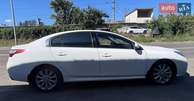 Седан Renault Latitude 2013 в Києві
