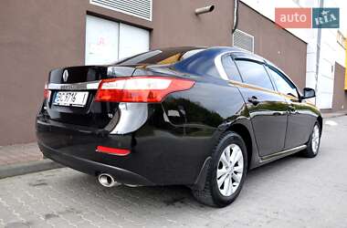 Седан Renault Latitude 2010 в 
