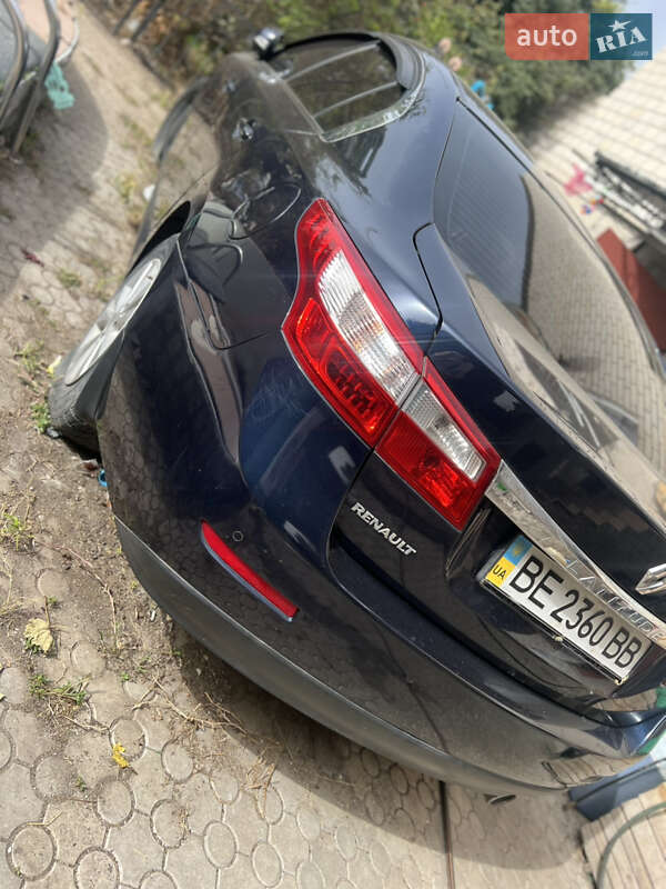 Седан Renault Latitude 2011 в Миколаєві