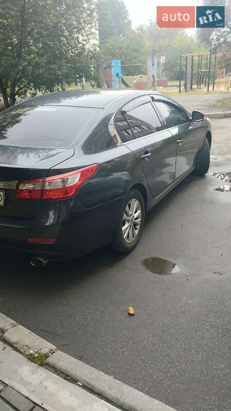 Седан Renault Latitude 2011 в Киеве