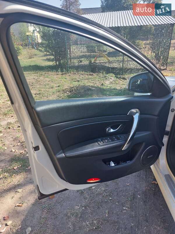 Седан Renault Latitude 2011 в Києві