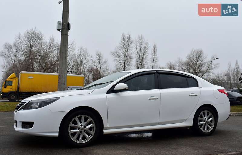 Седан Renault Latitude 2012 в Києві