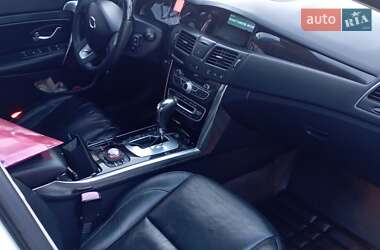 Седан Renault Latitude 2010 в 