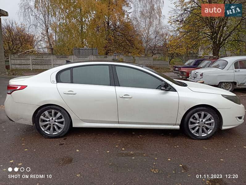 Седан Renault Latitude 2010 в Вишневом