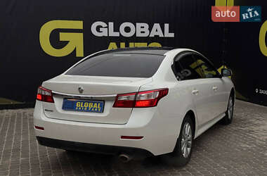 Седан Renault Latitude 2011 в 