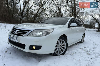 Седан Renault Latitude 2011 в 