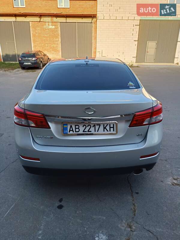 Седан Renault Latitude 2015 в Калиновке