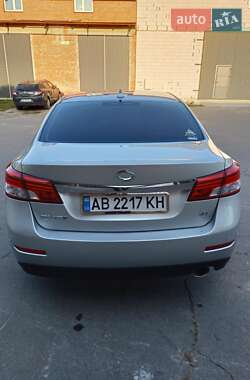 Седан Renault Latitude 2015 в 