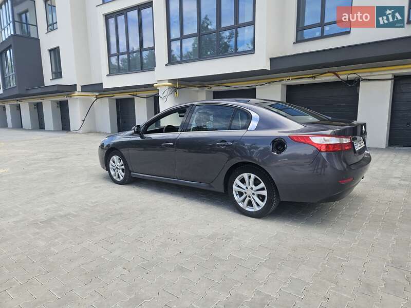 Седан Renault Latitude 2011 в Хмельницком