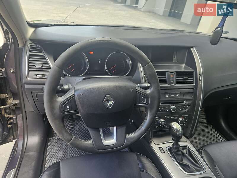 Седан Renault Latitude 2011 в Хмельницком