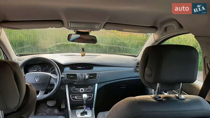 Седан Renault Latitude 2011 в Борисполе