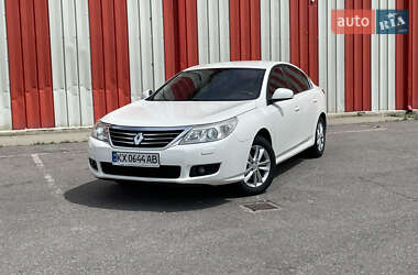 Седан Renault Latitude 2011 в 