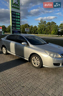 Седан Renault Latitude 2011 в 