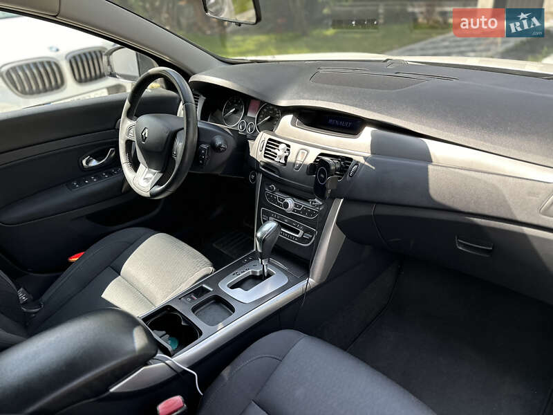 Седан Renault Latitude 2011 в Львові